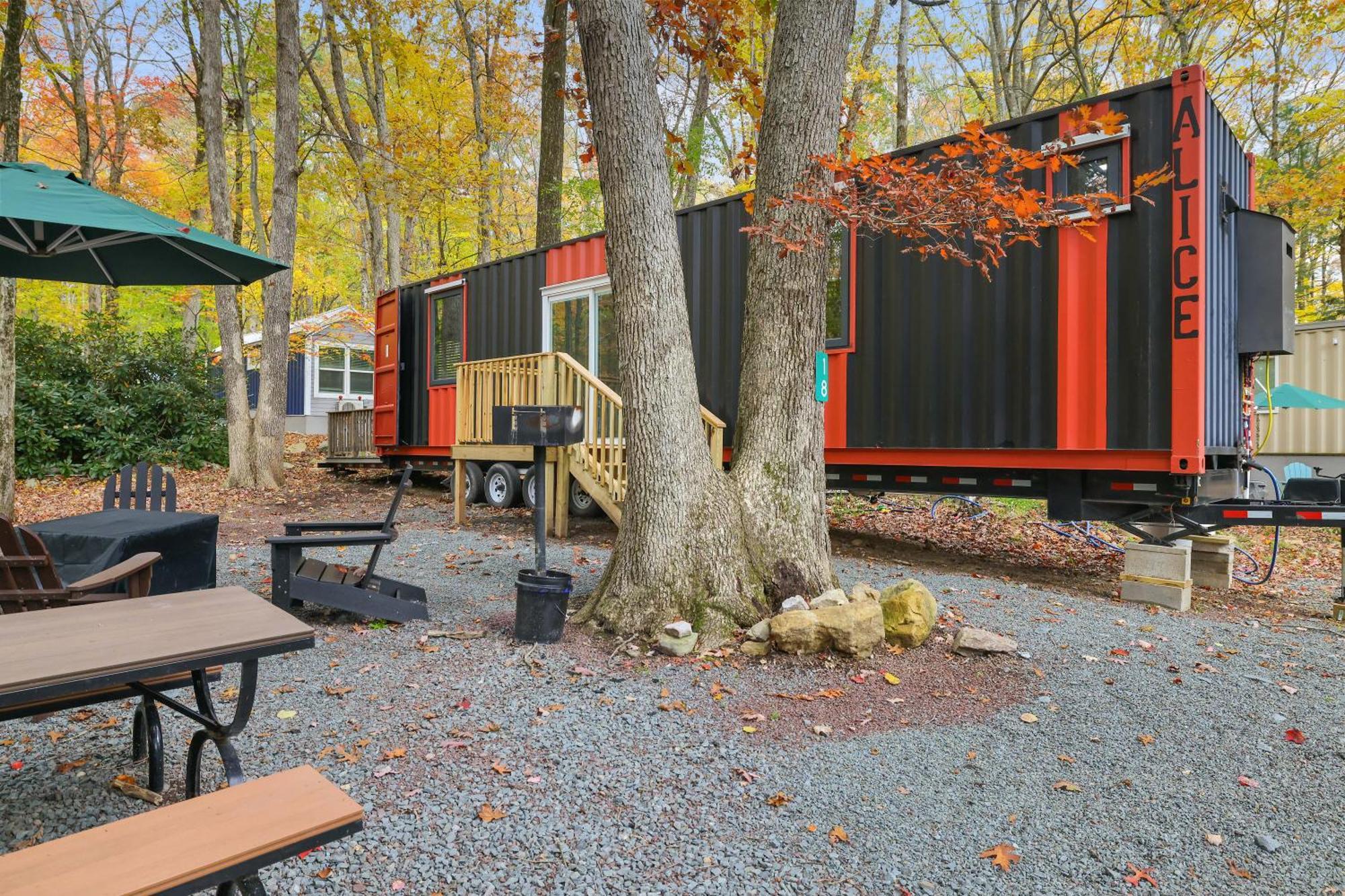 Camptel Poconos Lodging Albrightsville Exterior foto